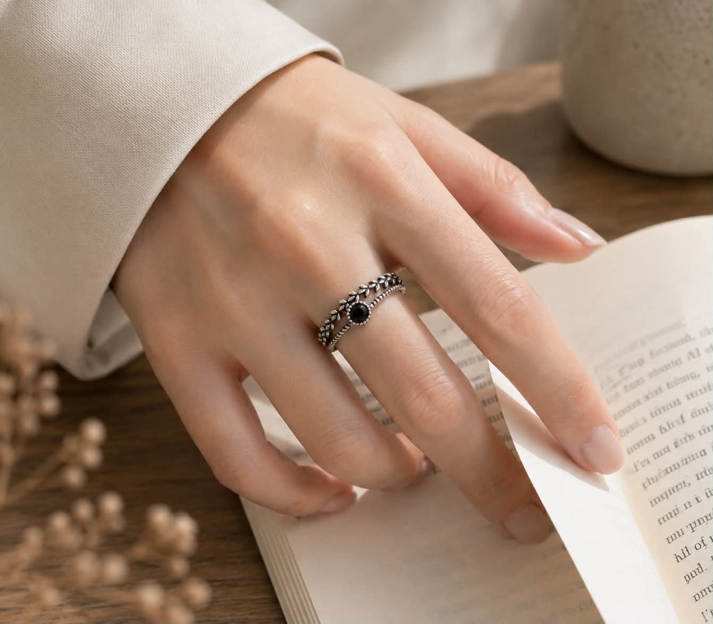 Noir Vine Ring